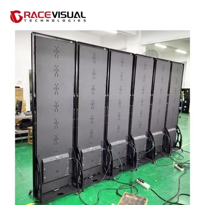 3840hz उच्च ताज़ा दर प्रकाश वजन इनडोर पूर्ण रंग एलईडी पोस्टर स्क्रीन 48kg/टुकड़ा पहियों के साथ टोटेम